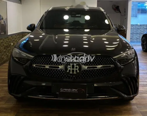 مرسيدس GLC 200 2023 أسود مستعملة للبيع - 1