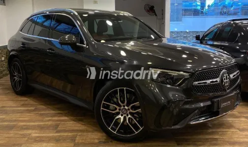 مرسيدس GLC 200 2023 أسود مستعملة للبيع - 3