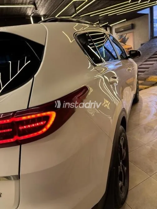 Kia Sportage 2022 White Used for Sale - 4