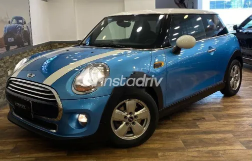 مينى كوبر 2018 أزرق غامق مستعملة للبيع - 2