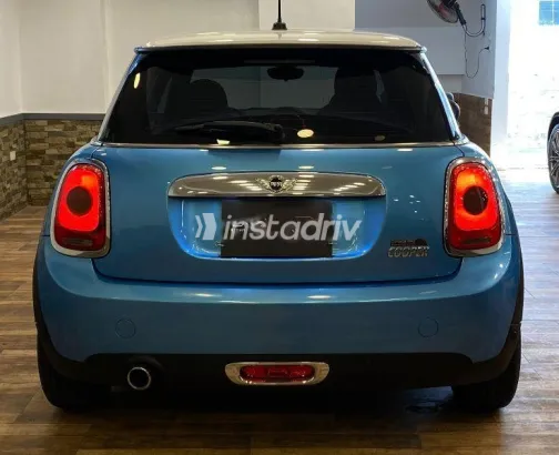 مينى كوبر 2018 أزرق غامق مستعملة للبيع - 4