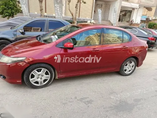 هوندا سيتى 2011 أحمر مستعملة للبيع - 1