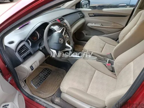 هوندا سيتى 2011 أحمر مستعملة للبيع - 6