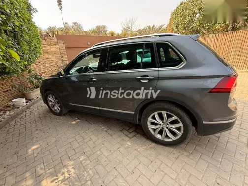 فولكس فاغن تيجون 2020 رمادي مستعملة للبيع - 4