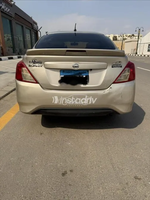 نيسان صنى 2018 أبيض مستعملة للبيع - 5