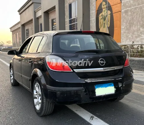 اوبل أسترا 2007 أبيض مستعملة للبيع - 6