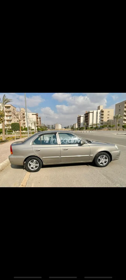 هيونداي فيرنا 2013 أبيض مستعملة للبيع - 2