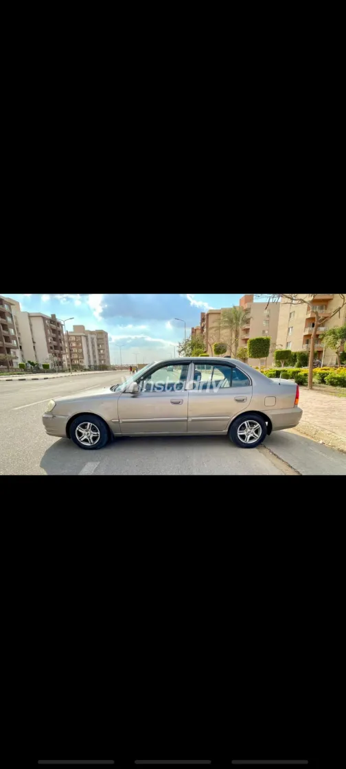 هيونداي فيرنا 2013 أبيض مستعملة للبيع - 4