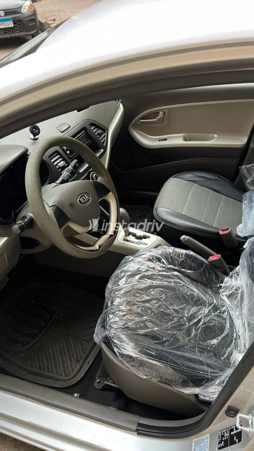 Kia Picanto 2015 White Used for Sale - 8