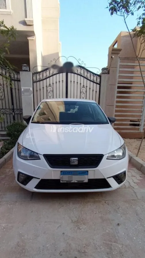 سيات ابيزا 2021 أبيض مستعملة للبيع - 1