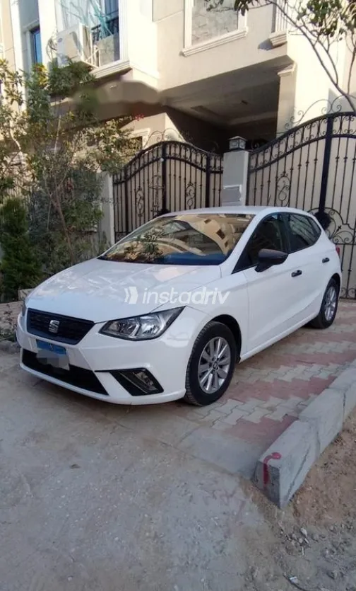 سيات ابيزا 2021 أبيض مستعملة للبيع - 2