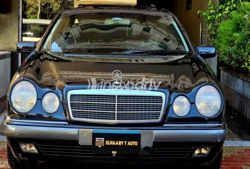 مرسيدس E 240 1999 أسود مستعملة للبيع - 1