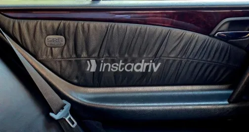 مرسيدس E 240 1999 أسود مستعملة للبيع - 4