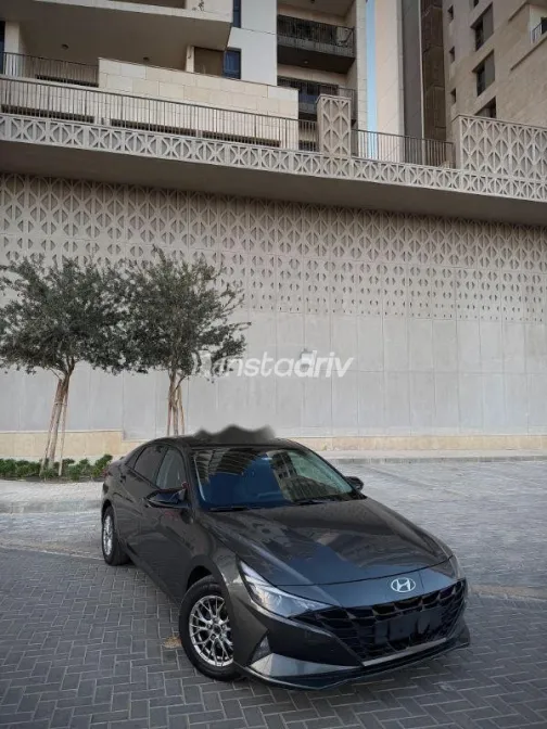 هيونداي إلنترا 2022 رمادي مستعملة للبيع - 1