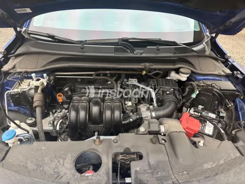 Honda HRV 2024 White Used for Sale - 1