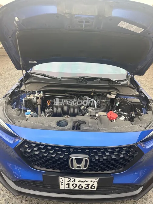 Honda HRV 2024 White Used for Sale - 4