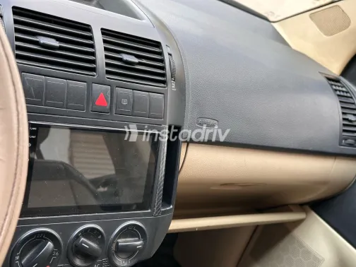 فولكس فاغن بولو 2009 أبيض مستعملة للبيع - 1