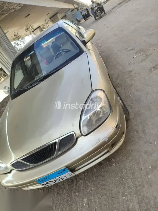دايو نوبيرا 2000 ذهبي مستعملة للبيع - 4