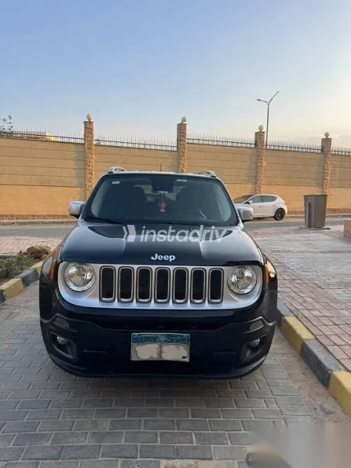 جيب رينيجيد 2017 أسود مستعملة للبيع - 4