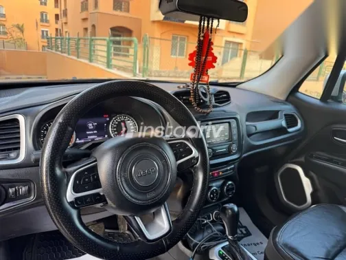 جيب رينيجيد 2017 أسود مستعملة للبيع - 7