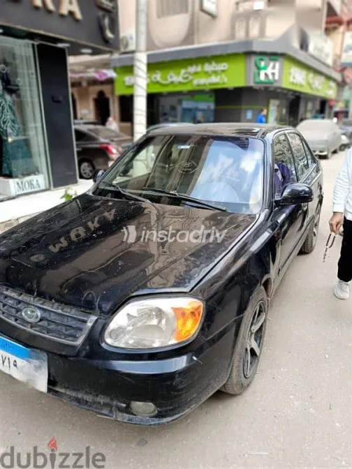 هيونداي فيرنا 2005 أسود مستعملة للبيع - 2