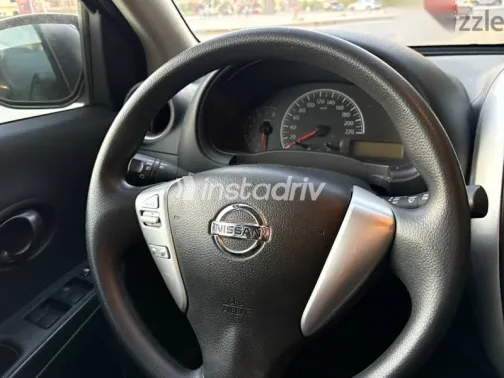 نيسان صنى 2023 ذهبي مستعملة للبيع - 5