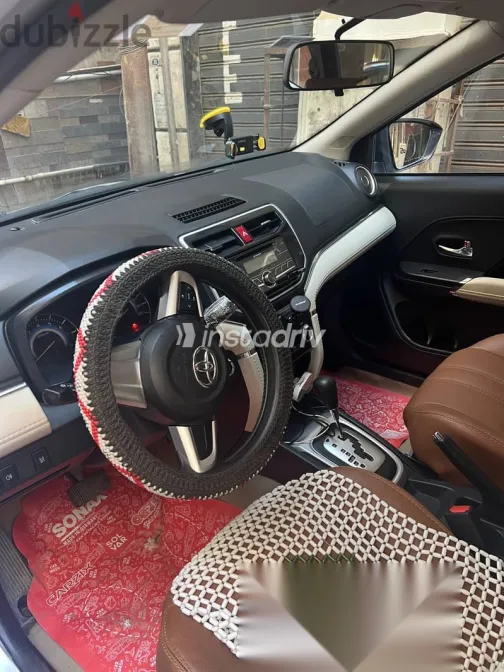 تويوتا رش 2019 فضي مستعملة للبيع - 2