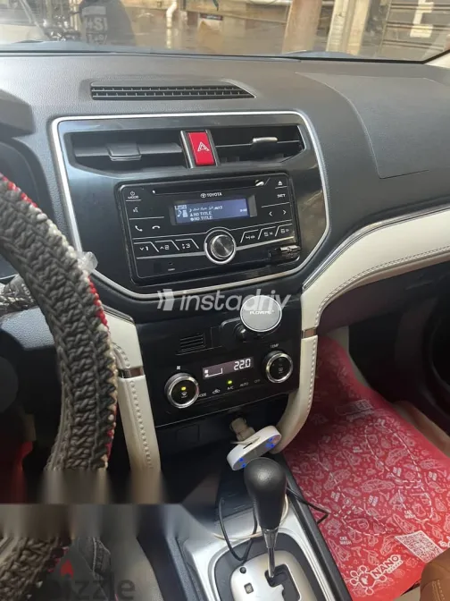 تويوتا رش 2019 فضي مستعملة للبيع - 4