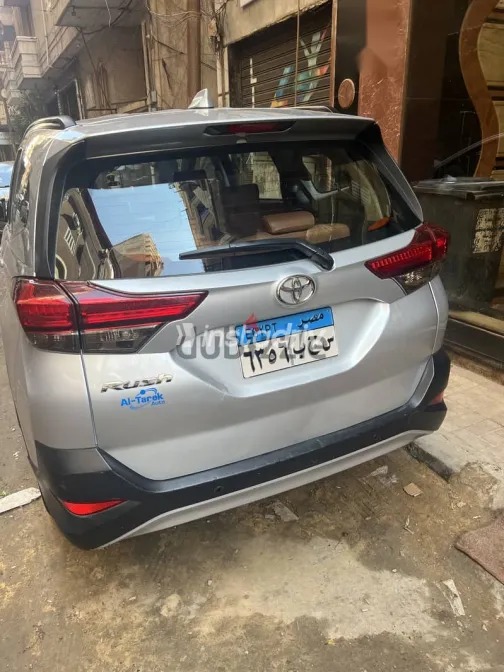 تويوتا رش 2019 فضي مستعملة للبيع - 6