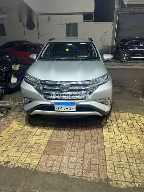 تويوتا رش 2019 فضي مستعملة للبيع - 9