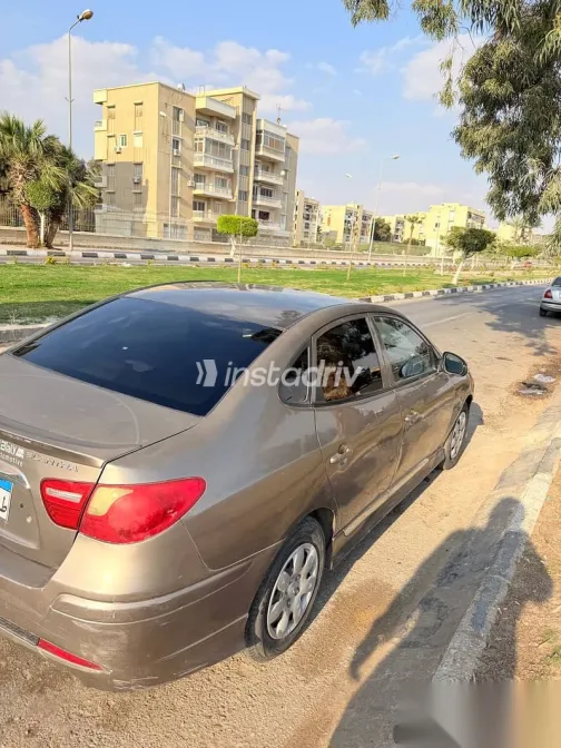 هيونداي إلنترا 2019 أبيض مستعملة للبيع - 3