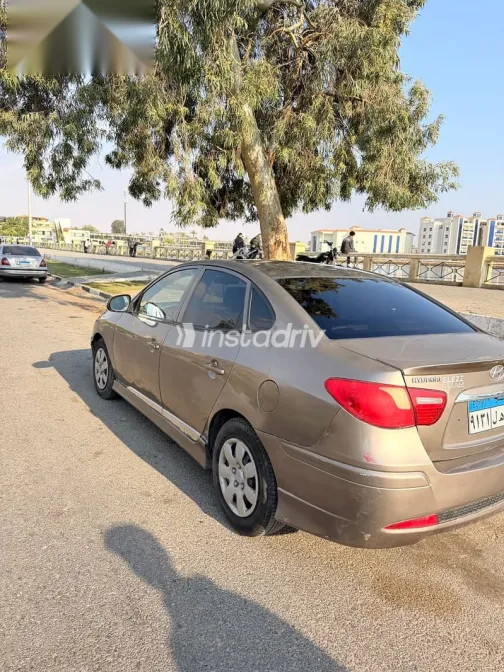 هيونداي إلنترا 2019 أبيض مستعملة للبيع - 4