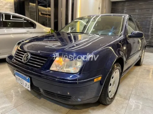 فولكس فاغن بورا 2002 أزرق غامق مستعملة للبيع - 3