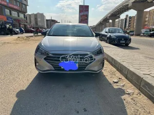 هيونداي إلنترا اى دى 2025 أبيض مستعملة للبيع