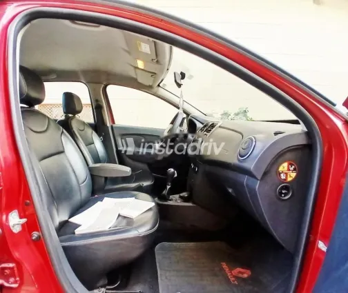 رينو لوجان 2017 أبيض مستعملة للبيع - 4