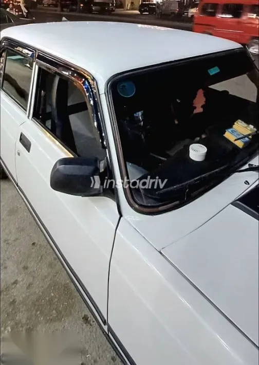 لادا 2107 2010 أبيض مستعملة للبيع - 2