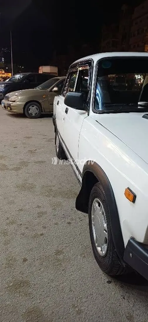 لادا 2107 2010 أبيض مستعملة للبيع - 3