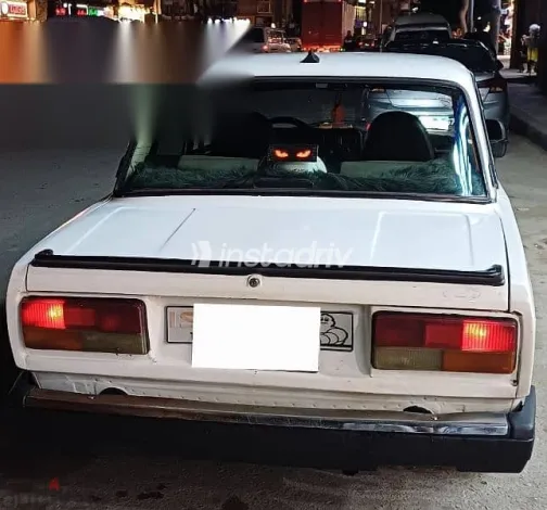 لادا 2107 2010 أبيض مستعملة للبيع - 5