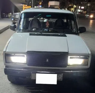 لادا 2107 2010 أبيض مستعملة للبيع