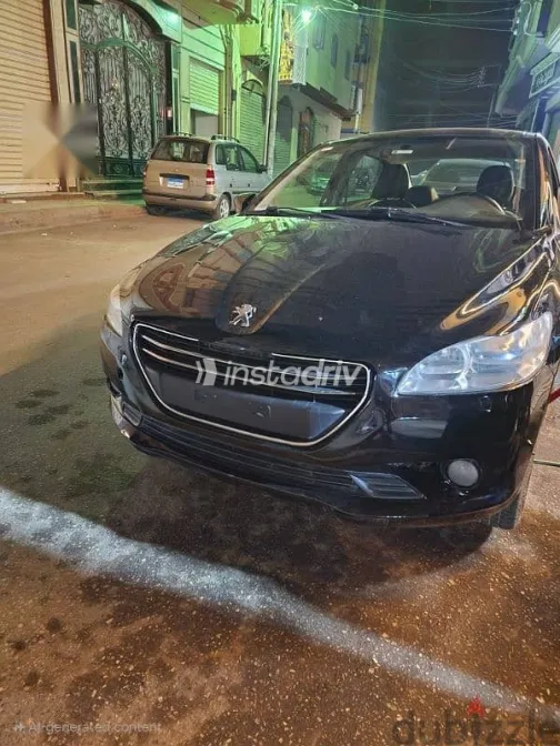 بيجو 301 2015 أسود مستعملة للبيع - 2