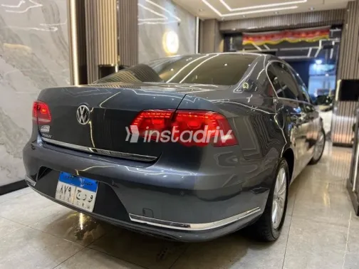 فولكس فاغن باسات 2012 رمادي مستعملة للبيع - 4