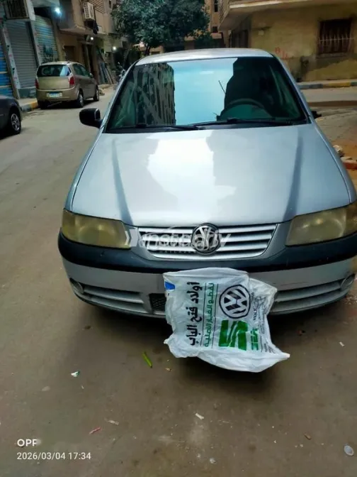 فولكس فاغن بوينتر 2004 فضي مستعملة للبيع - 1