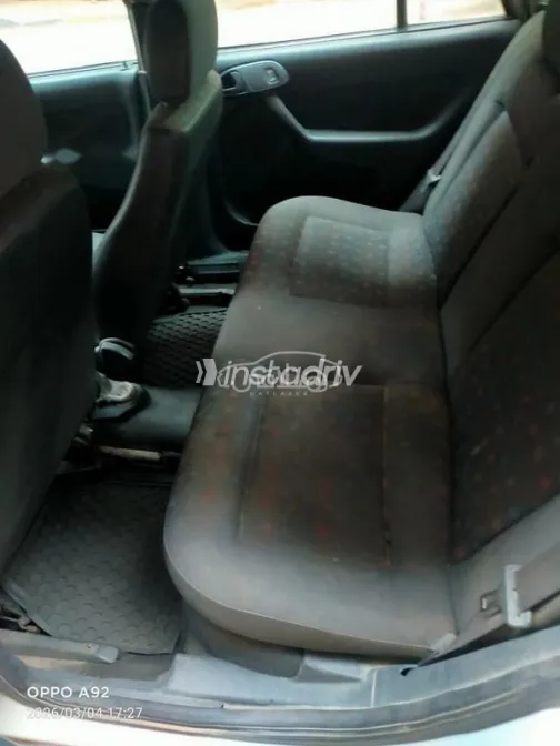 فولكس فاغن بوينتر 2004 فضي مستعملة للبيع - 4