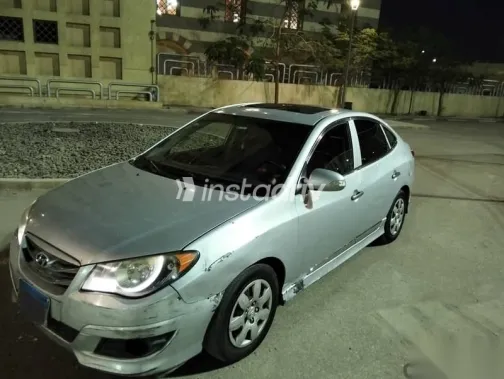 هيونداي إلنترا 2019 فضي مستعملة للبيع - 2