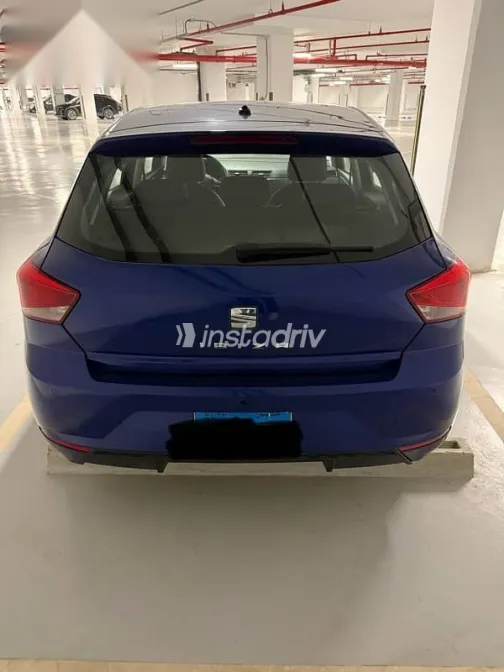 سيات ابيزا 2021 أزرق غامق مستعملة للبيع - 5