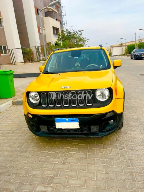 Jeep Renegade 2018 White Used for Sale - 2