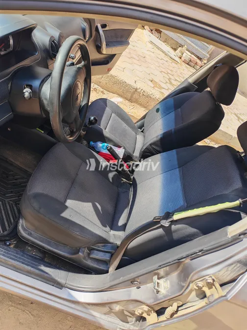 شيفروليه افيو 2014 أبيض مستعملة للبيع - 2