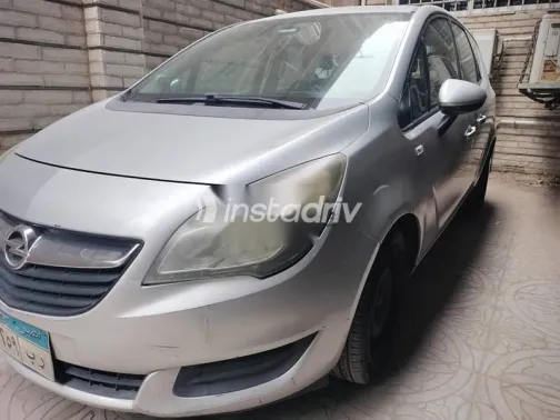 اوبل ميريفا 2015 فضي مستعملة للبيع - 3