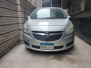 اوبل ميريفا 2015 فضي مستعملة للبيع