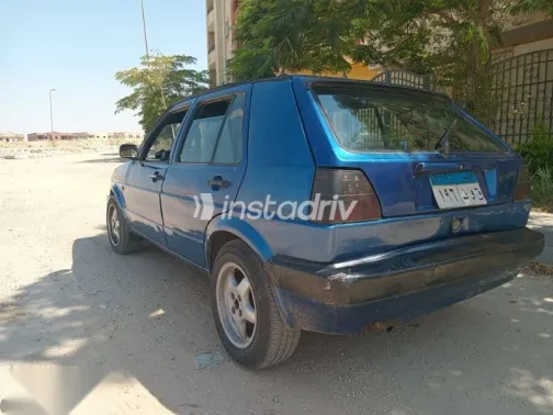 فولكس فاغن جولف 1983 أزرق غامق مستعملة للبيع - 1